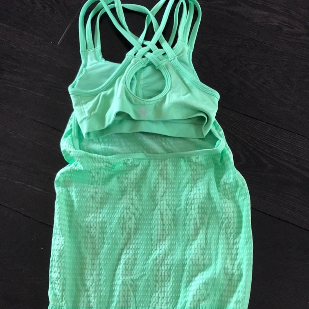 Athlete Women’s sports wear top